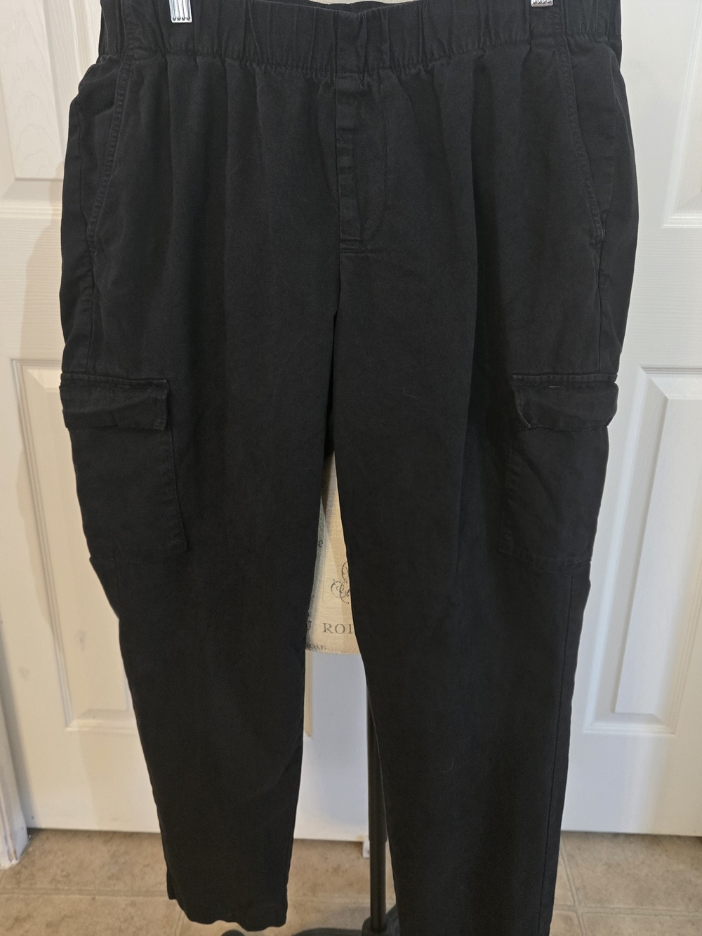 GAP Women’s Black Solid Cargo Pants Flat Front Elastic Waist Pockets XL